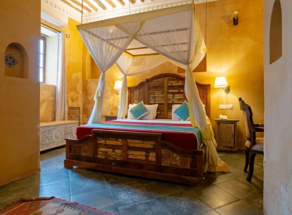 Double Room with City and Pool View