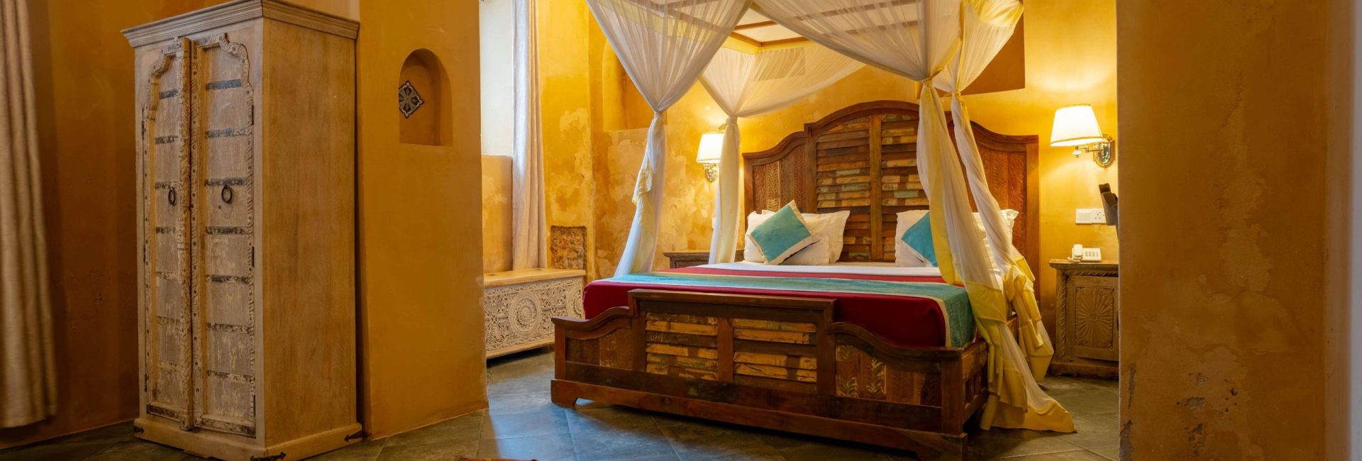 Double Room with City and Pool View