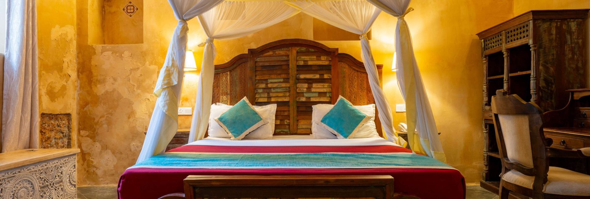 Double Room with City and Pool View