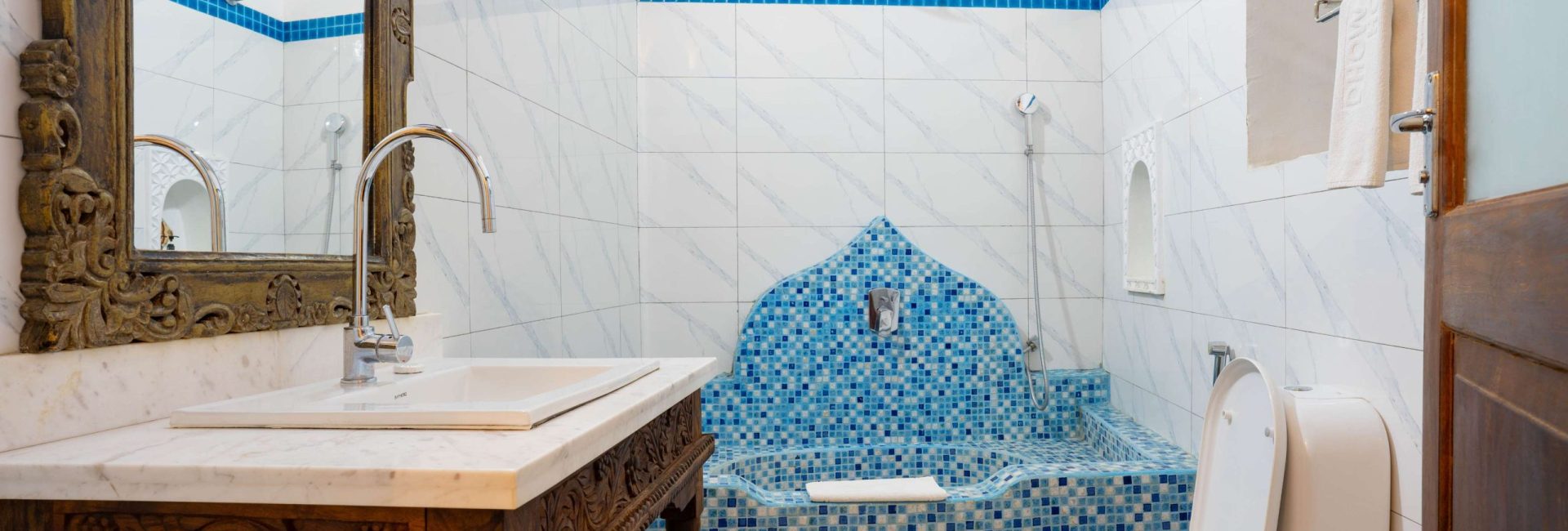 Double Room with City and Pool View